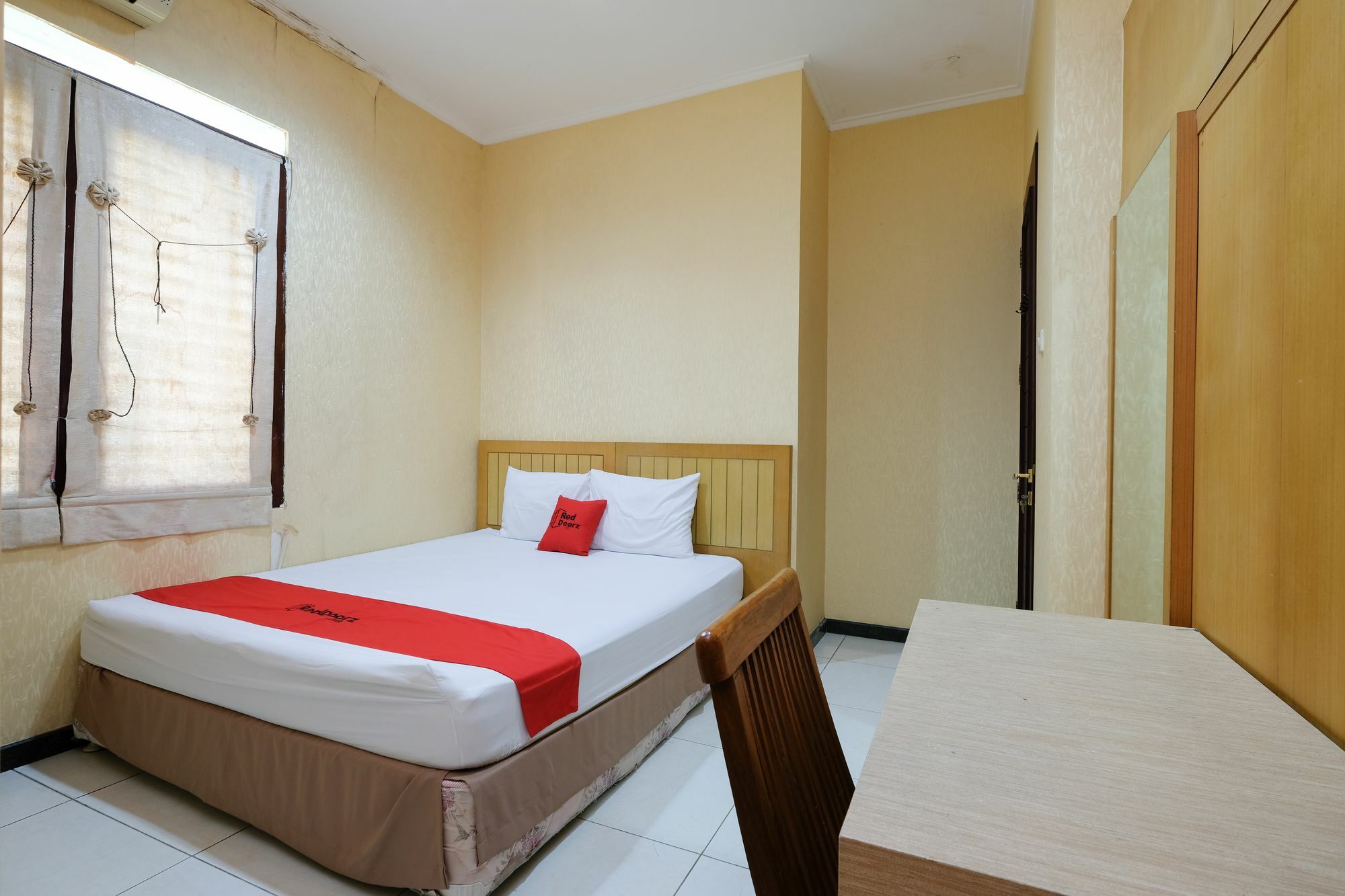 Reddoorz Plus Near Simpang Lima Semarang Eksteriør bilde