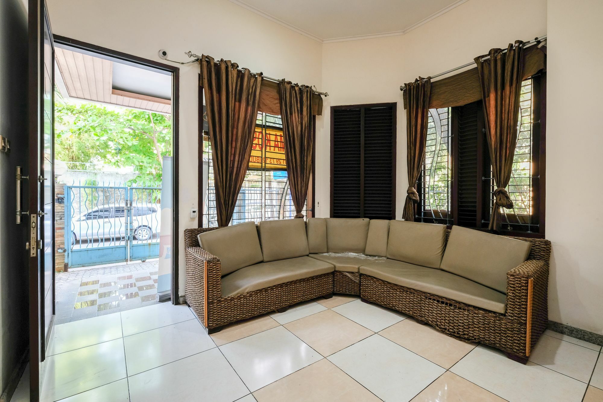 Reddoorz Plus Near Simpang Lima Semarang Eksteriør bilde
